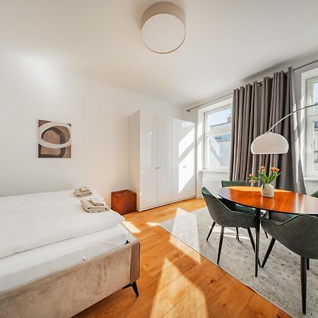 Sonnige Altbauwohnung Nahe Wien Hauptbahnhof Viena Exterior foto